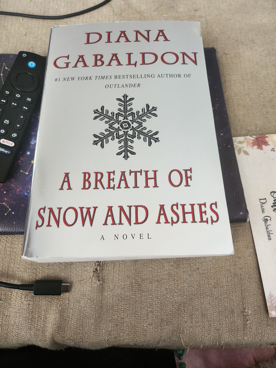 Deckerstar2917's tweet photo. Finally done after two weeks, I think! Omg!!! Now I'll go and read An Echo in the Bone, or am I crazy?
#Outlander #JamieAndClaire #ABOSAA https://t.co/WzI5ykXxjJ