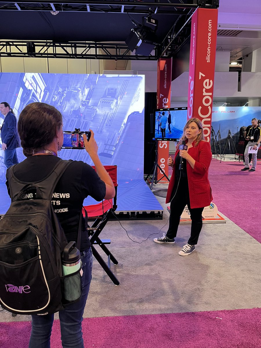 SiliconCoreLED's tweet photo. We had the pleasure of chatting to @LAVNCHCODE about our new 1.9mm XR LED Display. Head on over to booth C3544 at @NABShow to step inside the immersive volume 👉
#NABShow2023 #lavnchcode #ledvolume https://t.co/F6BOQbCgIv