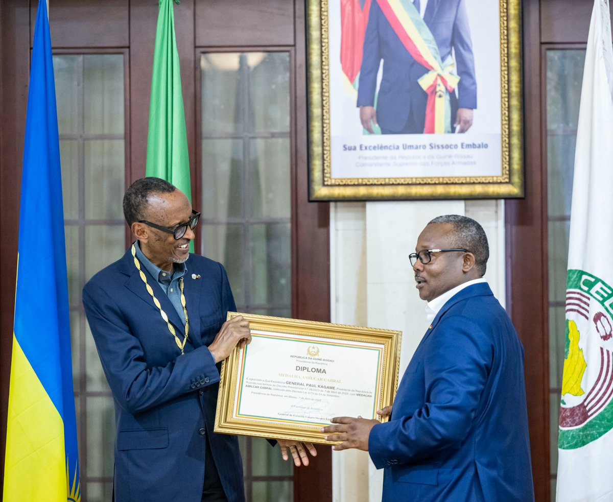 President <a href="/USEmbalo/">Umaro Sissoco Embaló</a> conferred the Amílcar Cabral Medal on President Kagame, the highest distinction in Guinea-Bissau.