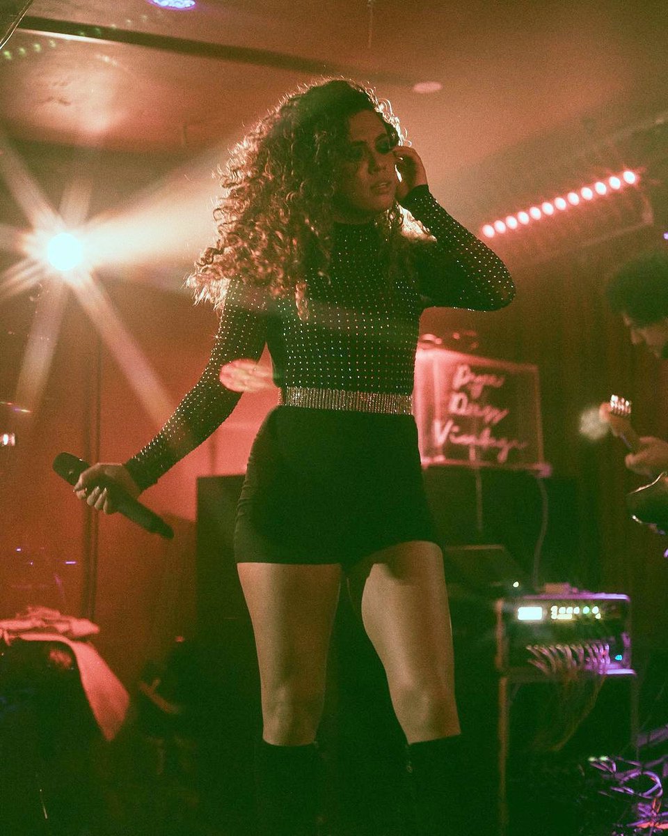 1 month to pizza express live! 🍕🍕🍕🍕 tickets are flying off the shelves so do grab them while you can! I've also already looked at the menu as I always do so I am fully prepared see you then then 💜 tickets - shorturl.at/dfgDY