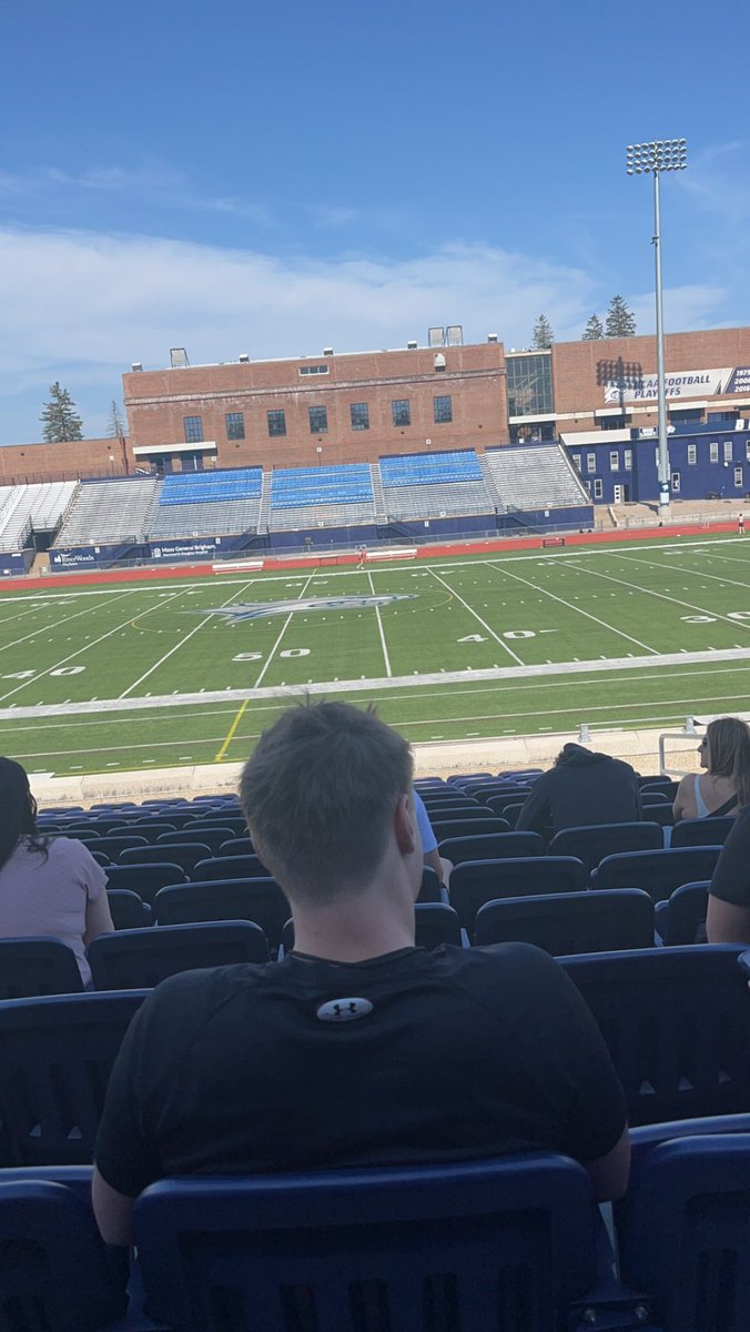 Devon_s28's tweet photo. Thanks for a great Junior day with The University of New hampshire !⚪️🔵@603Recruiting @Coach_DeAndrade @mcmullen_justin @RalphieC2 @RecruitClifton https://t.co/Fqn2P84vm6