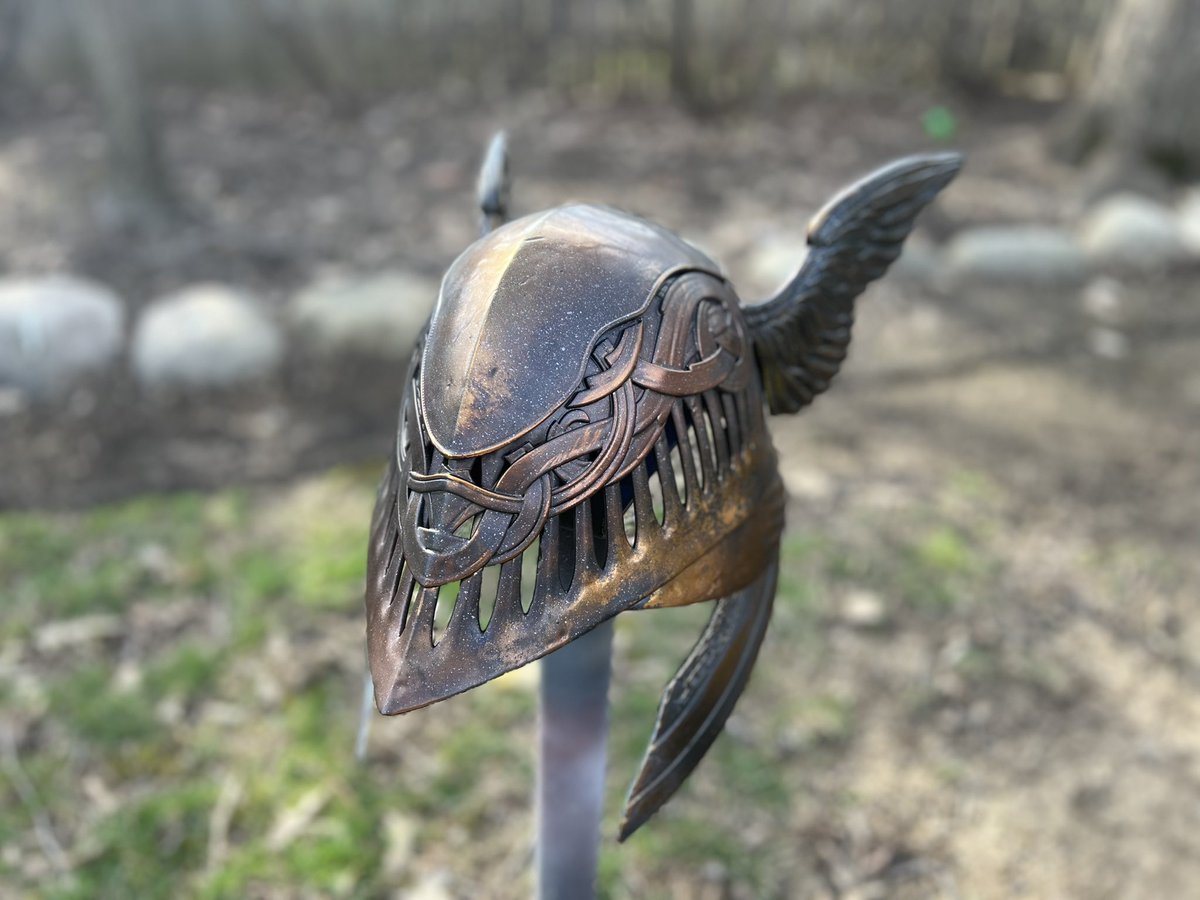 Darryl Halo November Black on Twitter "Does Malenia’s helmet from