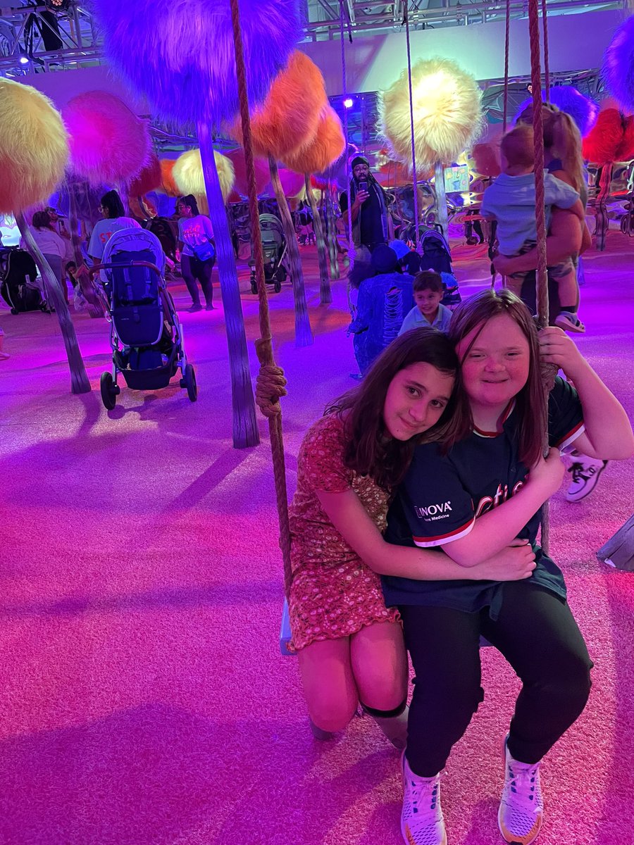 Stephanie Komajda tweet media