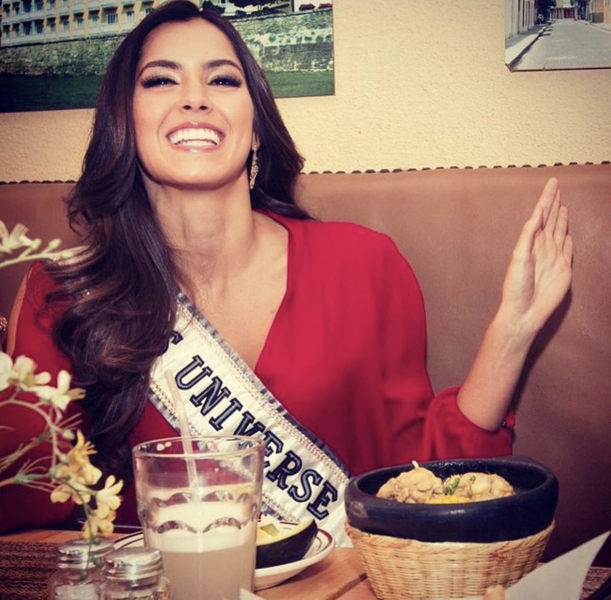 LatinRestWeeks's tweet photo. ¡PURAS SONRISAS! Mood when you’re enjoying your LRW Special at @dulcevidalatinbistro 😋🍽️ enjoy some delightful Colombian bites and entrées 🇨🇴 mark your calendars NYC!🗽 Estaremos allí Junio 2-16! https://t.co/u3ln47Easd