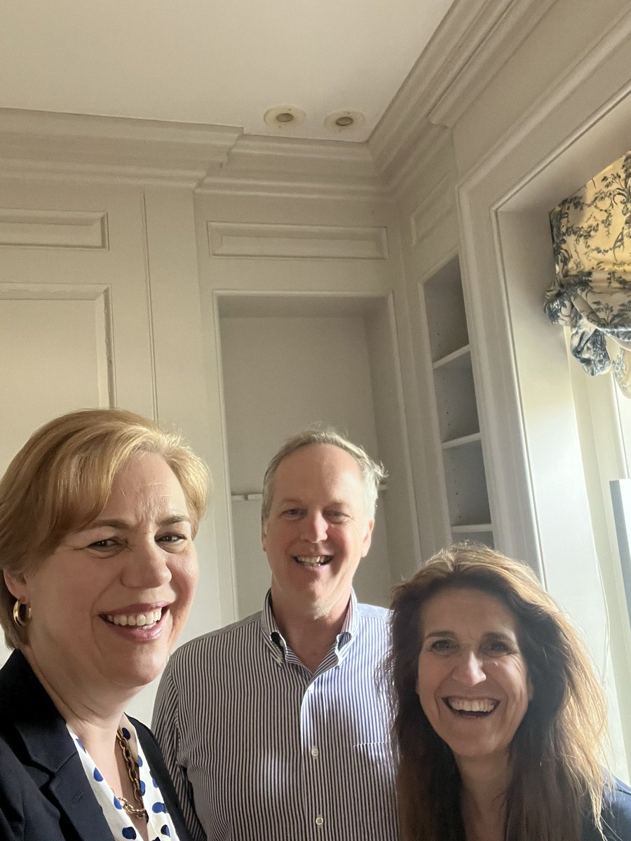 jbeatty4home's tweet photo. Happy Monday! Showing some homes to my clients is one of my favorite part of the job :)
#dcrealtor #dcproperties #dmvrealtor #DMV #dmvrealestate #marylandrealestate #virginiarealestate #virginiarealtor #realtor #realtorgroup #realestate #friendswithyourrealtor #realestatemarket https://t.co/Buy4ZwmLxS