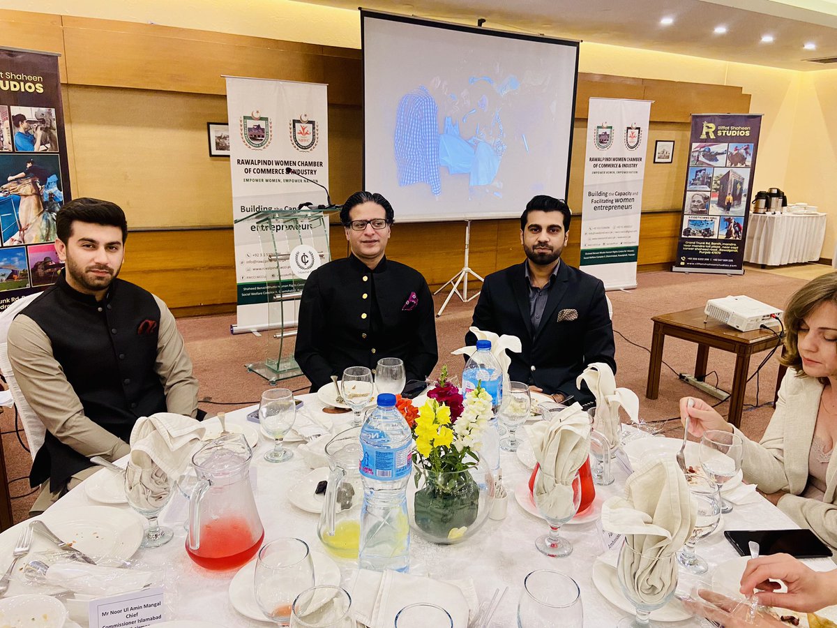 aymaanzahid's tweet photo. Attending iftaar dinner with friends at @Islamabadclub1 organised by #President #RWCCI. 

Thank you for inviting RWCCI.

#womeempowerment #publicdiplomacy #ramadan #islamabad https://t.co/00dT6RuOw1