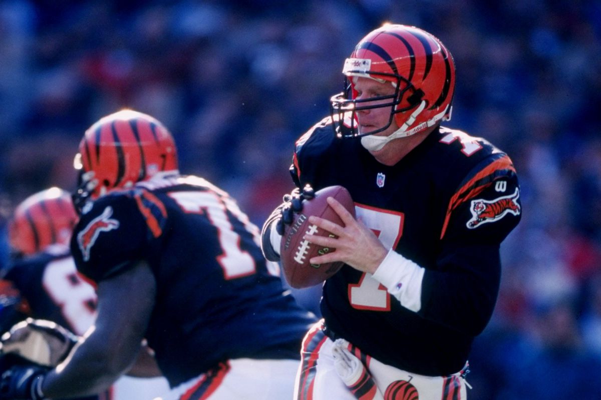 Happy 62nd Birthday to the great Boomer Esiason!  