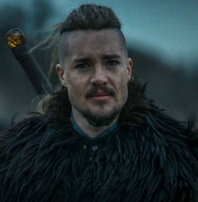 UhtredTLK's tweet photo. Tras ver The last kingdom y Seven kings must die, solo se puede concluir una cosa:

Uhtred of Bebbanburg es uno de los mejores personajes de la historia que ha parido la televisión. Alexander Dreymon hizo el papel de su vida. https://t.co/kQK3B4iyk0