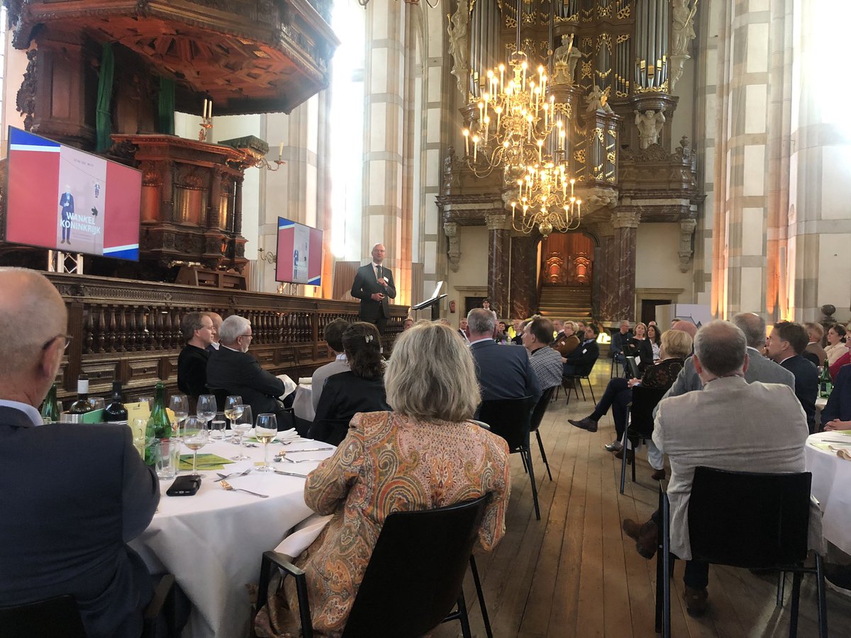 Jaardiner Hogeschool Windesheim met <a href="/timdewit/">Tim de Wit</a>   Goede uiteenzetting over #Brexit  en politiek in de UK. 
Prachtige stijlvolle locatie <a href="/academiehuis/">Academiehuis Grote Kerk Zwolle</a>