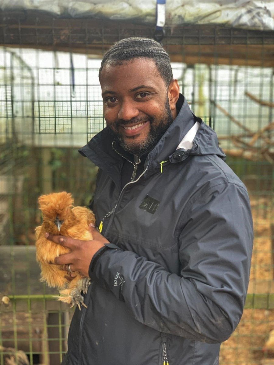 Whoo Hoo!!! Can finally announce that @manorfarm_trust  are going to appear on Fridays (21st April) episode of @onthefarmc5!!! It’s a must watch!! 8pm channel 5 @JBGill holding beautiful Brenda 😀 @thejuleshudson @HelenSkelton  #SpringtimeOnTheFarm