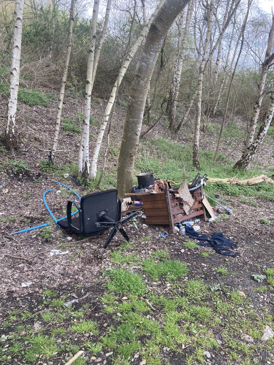stephenbarker's tweet photo. Red Bull can SB124 At Croxley. In a spot beside the Grand Union canal where there is much worse to be dealt with. #LitterPicking #Recycling #RedBullLitter #RedBull
@RedBullLitter @KeepBritainTidy Take responsibility @RedBullUK @canalrivertrust #LitterTwitter https://t.co/wlwwLsekIg