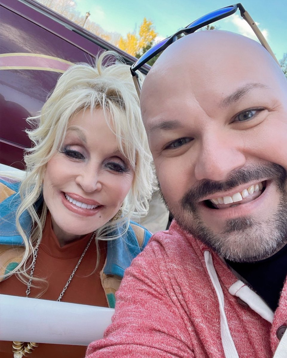 ChrisLHunt's tweet photo. ❤️ this lady! Always so sweet! #Dolly https://t.co/LbbbXkYPSw