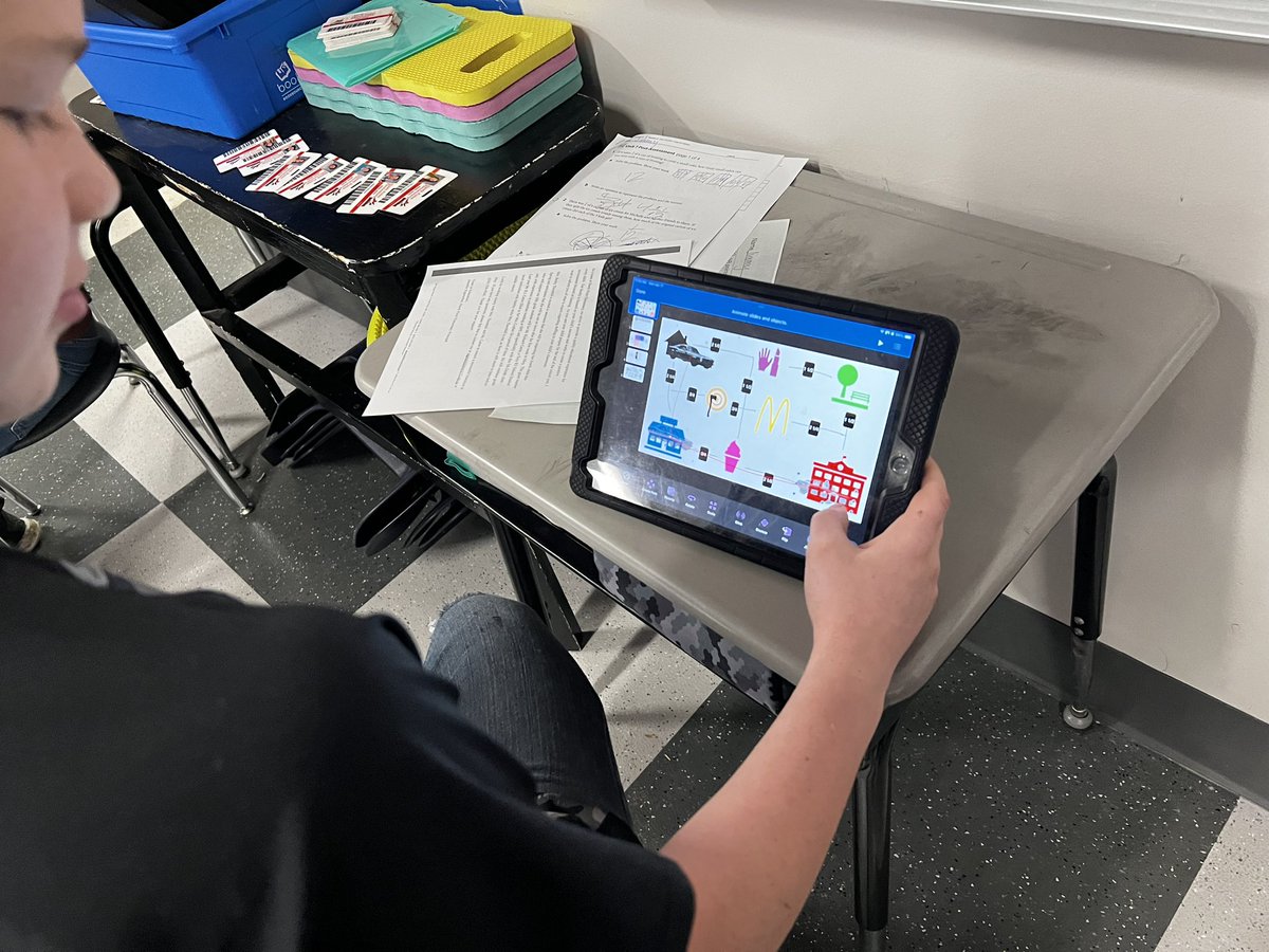 Testing prep has been bogging us down. Why not create performance tasks in #keynote so Ss can use animations and choice to engage in reviewing skills!
Plus their application of tech tools from our year was fun to watch
#AppleDistinguishedSchools 
#AppleEduCommunity 
#proud2br3