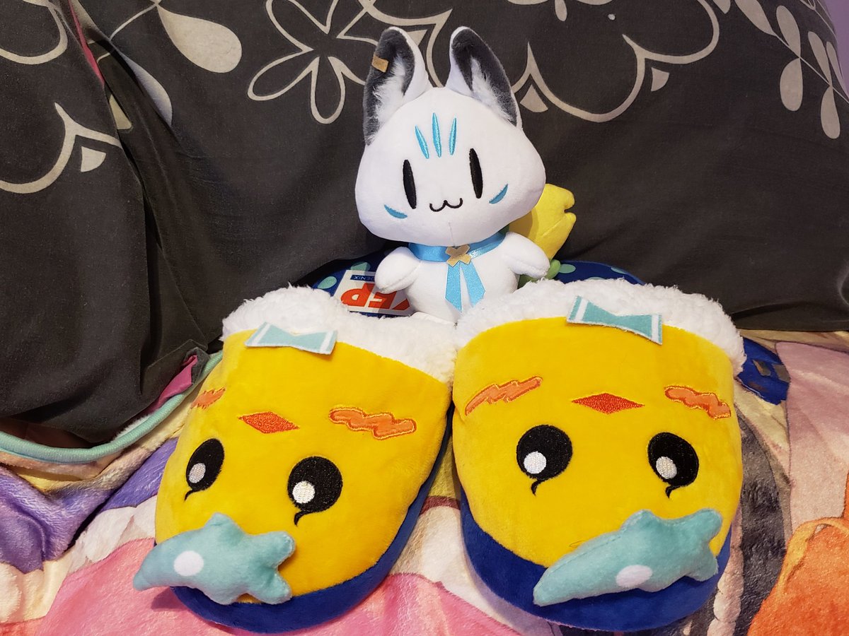 dubbhae's tweet photo. Sconbu attempts to be a kfp. We may need a smaller size, lol https://t.co/z5Gs1BUePJ