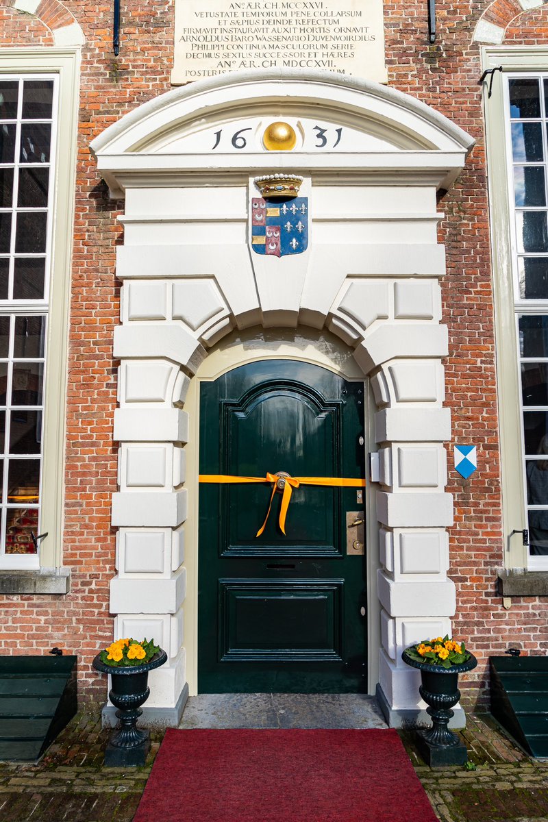 Bent u al nieuwsgierig geworden naar de tentoonstelling 'Franje en Oranje'? 🍊

Aanstaande dinsdag 18 april organiseert Duivenvoorde, speciaal voor museumkaarthouders, een speciaal en gratis #arrangement.

Bestel dus snel tickets via 👉 ticketteam.kasteelduivenvoorde.nl/voorstellingen…

<a href="/museumkaart/">Museumkaart</a>