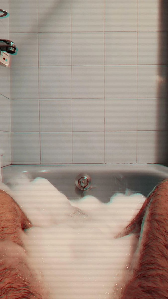 predragrujic's tweet photo. Uživanje. 💆‍♂️😄💦 https://t.co/lS3TenXvRb