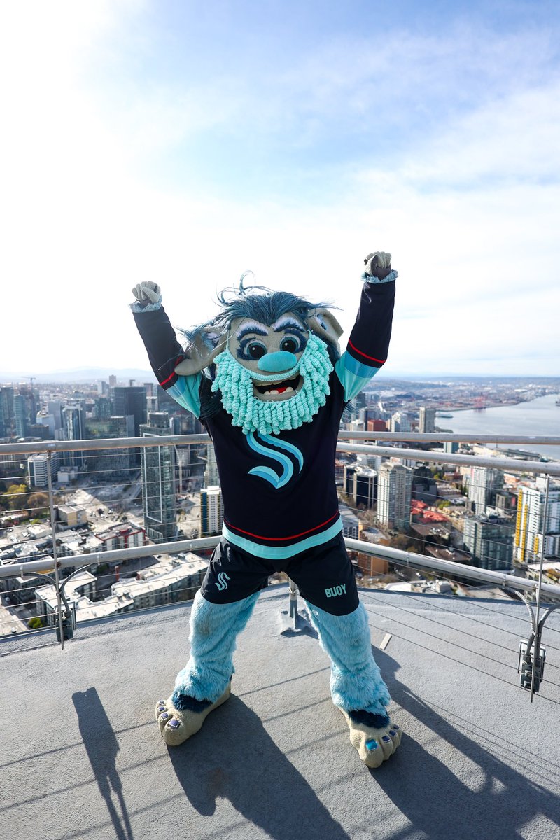 Seattle Kraken on X: Playoff beards, @train & and a #SeaKraken flag  hoisted upon the Space Needle! Seattle & @SEAbuoy are ready for the  #StanleyCup playoffs 😤  / X