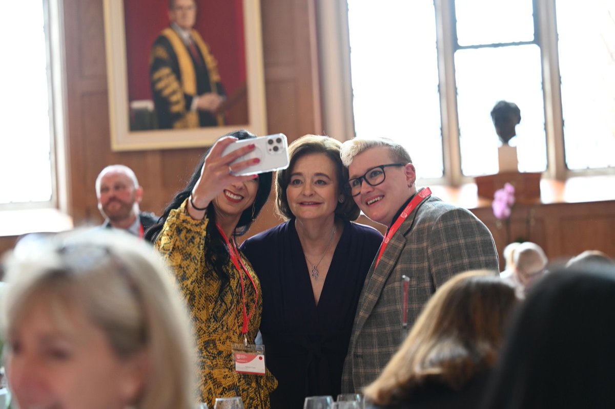 Today <a href="/HillaryClinton/">Hillary Clinton</a> awarded 25 female trailblazers the Chancellor's Award for Civic Leadership. #Agreement25

#HillaryClinton <a href="/CherieBlairKC/">Cherie Blair</a> <a href="/CherieBlairFndn/">Cherie Blair Foundation for Women</a> <a href="/QGI_QUB/">Queen’s Gender Initiative</a>