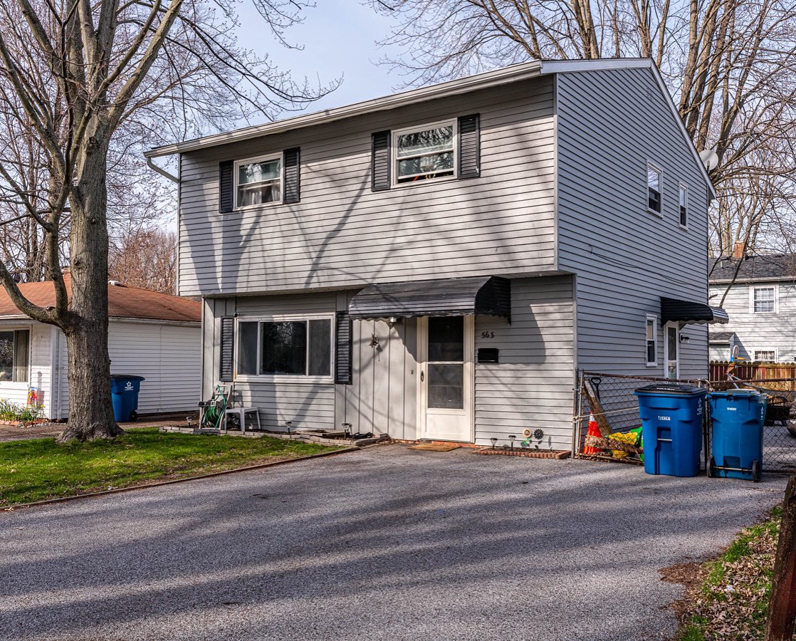 giannae813's tweet photo. ‼️New active listing‼️ 

Charming colonial in Eastlake with 3 beds and 1.5 bath. Featuring a private covered patio in the back to enjoy your morning coffee ☕️

Contact me @ 4404871767 for a private showing https://t.co/JtKJaqJp31