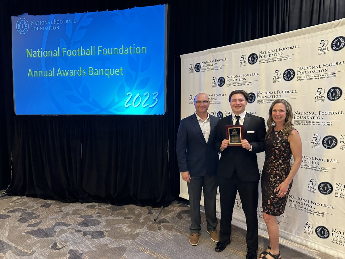 aleks_wojcik's tweet photo. I am blessed to be honored by @NFFSDChapter for the Walter J. Zable scholar leader athletes scholarship award! Thank you for considering me for such a prestigious award! Thank you to @BStoneKUSI for presenting me with @KUSIPPR scholarship ! @PPRPapaPig @burt_grossman @CSAPrepStar https://t.co/7aYvIPLISv