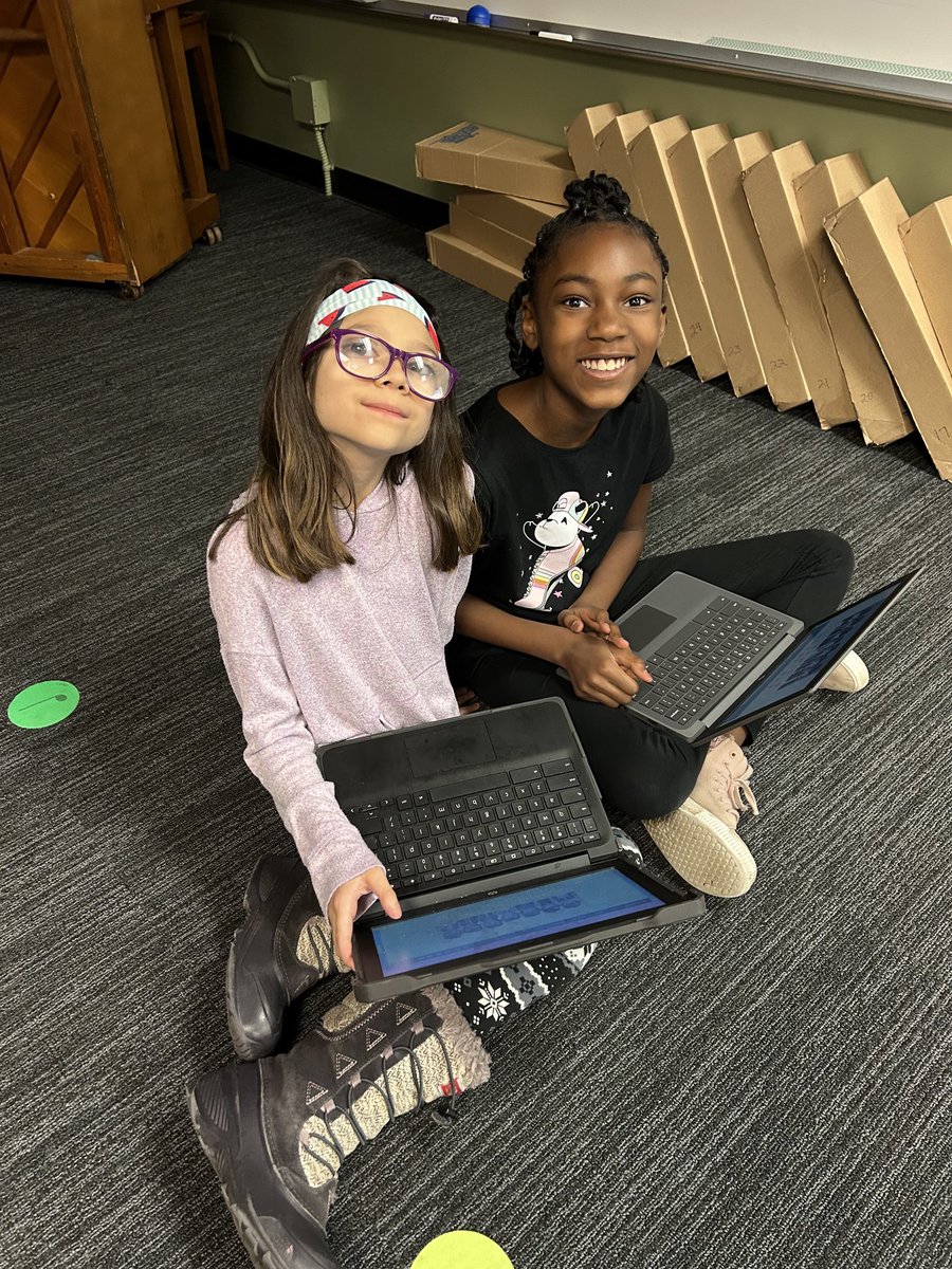 Mayfield_Center's tweet photo. Collaboration and creativity 
are high as our 4th graders make music digitally today in Specials!  #luckytobeacyclone #mychoicemayfield https://t.co/Xk6uXOkteE