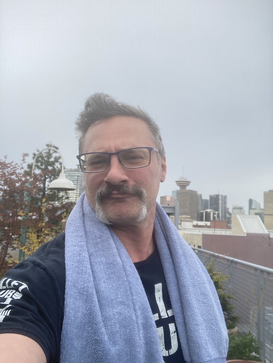 JoeKingReferee's tweet photo. Going to the gym is never an option, what I do in the gym is!
#Joetivation #Motivation #KingsHour #PipesAndStripes #HealthIsWealth https://t.co/8t2V6UMlOQ