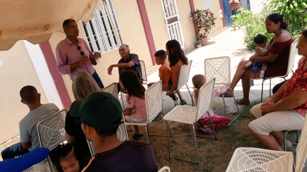 IASDLASCASITAS's tweet photo. Obra Médico-misionera Grupo Pequeño Soldados de Jesús. 16-abr 2023. Reporte: Corte de Cabello 9, Medicina General 20, Charla de los 8 Remedios Naturales, 50 arepas rellenas entregadas, toldo de oración y entrega de literatura. https://t.co/v5YGzZazFI