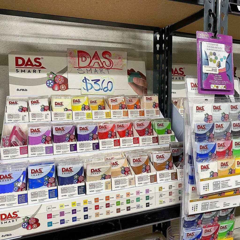 RawMaterials's tweet photo. 💥RESTOCKED💥 and ready to get baked🧑🏽‍🍳🧑‍🎨: DAS Smart Modeling Clay 🧐
A polymer, oven-hardening modeling clay w/excellent plasticity, DAS Smart remains unvaried and compact before/after baking. All colors can be molded and combined. DAS Smart is easy to bake in a standard kit… https://t.co/eMUbSL2TYQ