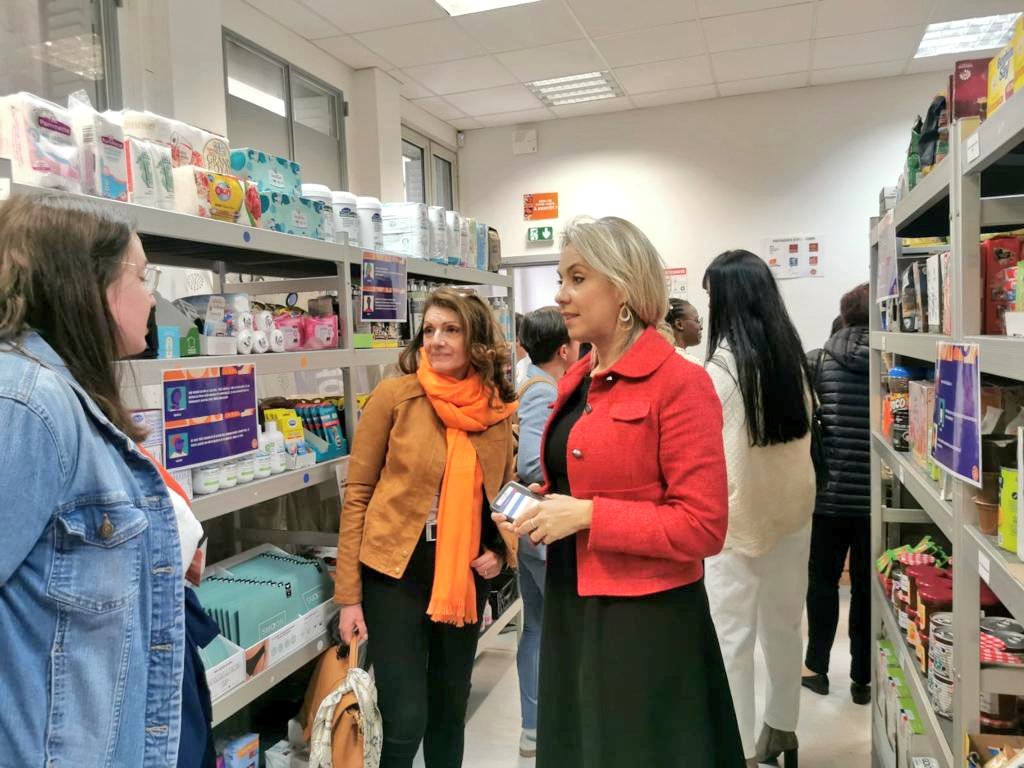 NadiaPellefigue's tweet photo. Il y a un an ouvrait l'épicerie solidaire étudiante #ESOPE @UT1Capitole
@BanqueToulouse.

Hier le #COVID, aujourd'hui l'#inflation : l'épicerie a permis en 1 an à 1200 étudiants de subvenir à leurs besoins. 

Des produits frais, variés, pour TOUS les étudiant-e-s de #Toulouse. https://t.co/F2nmeljxNn