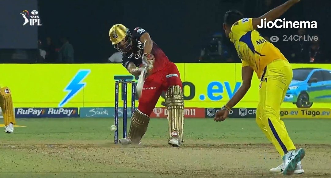 CricCrazyJohns's tweet photo. Highest peak viewership on JioCinema in IPL 2023:

CSK vs RCB - 2.4 Cr
CSK vs RR - 2.2 Cr 

The Brand - Chennai Super Kings. https://t.co/4wc7Y1LWhI