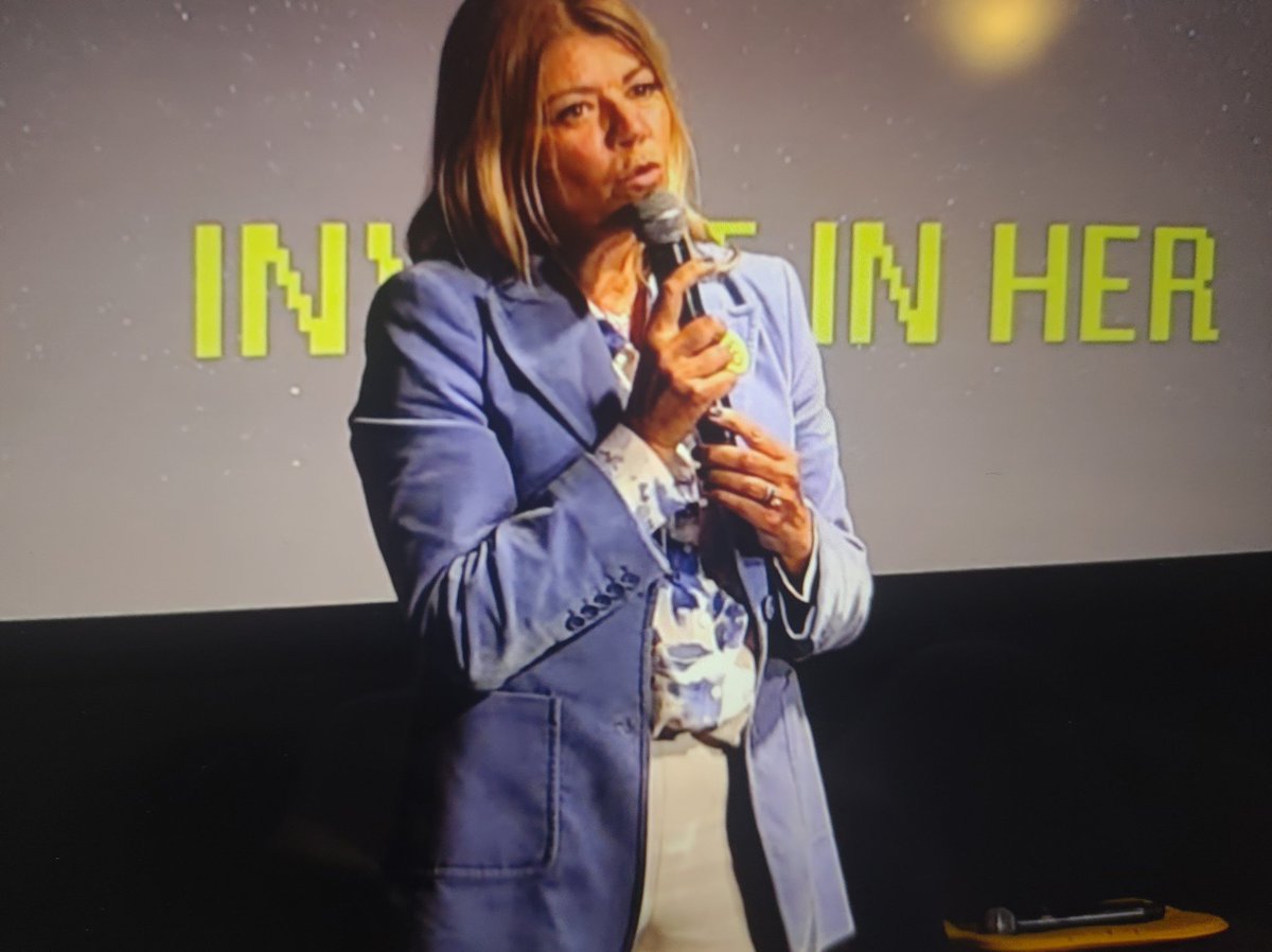<a href="/virginiemorgon/">Virginie Morgon</a> marraine des <a href="/joinjfd/">JFD</a> partage sa volonté d'investir dans l innovation et la tech en donnant du sens dans une approche inclusive. Les femmes ont toute leur place et les #margaret en sont l exemple <a href="/delphine/">Delphine Remy-Boutang</a> <a href="/LesEchos/">Les Echos</a> <a href="/RomeIsabelle/">Isabelle Rome</a>