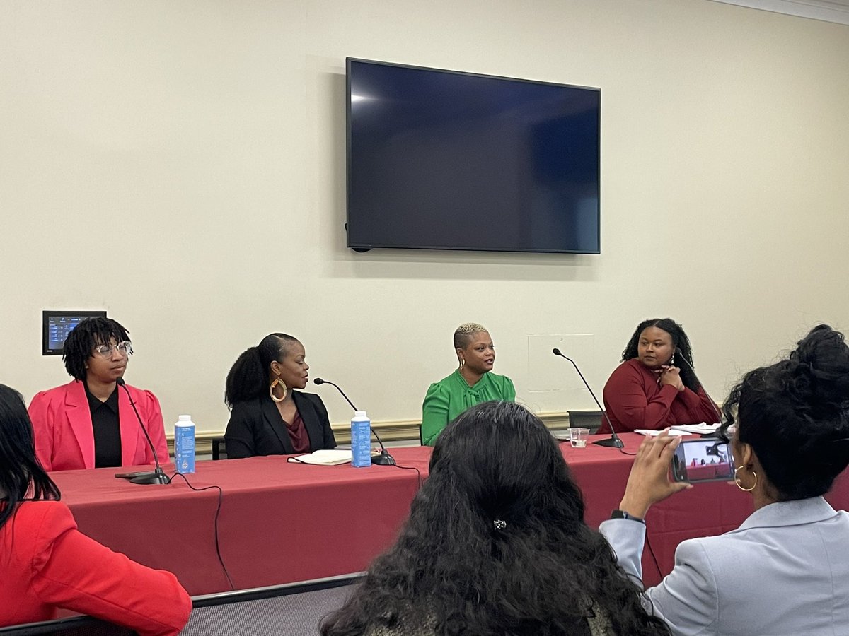 Julie Gonen tweet media