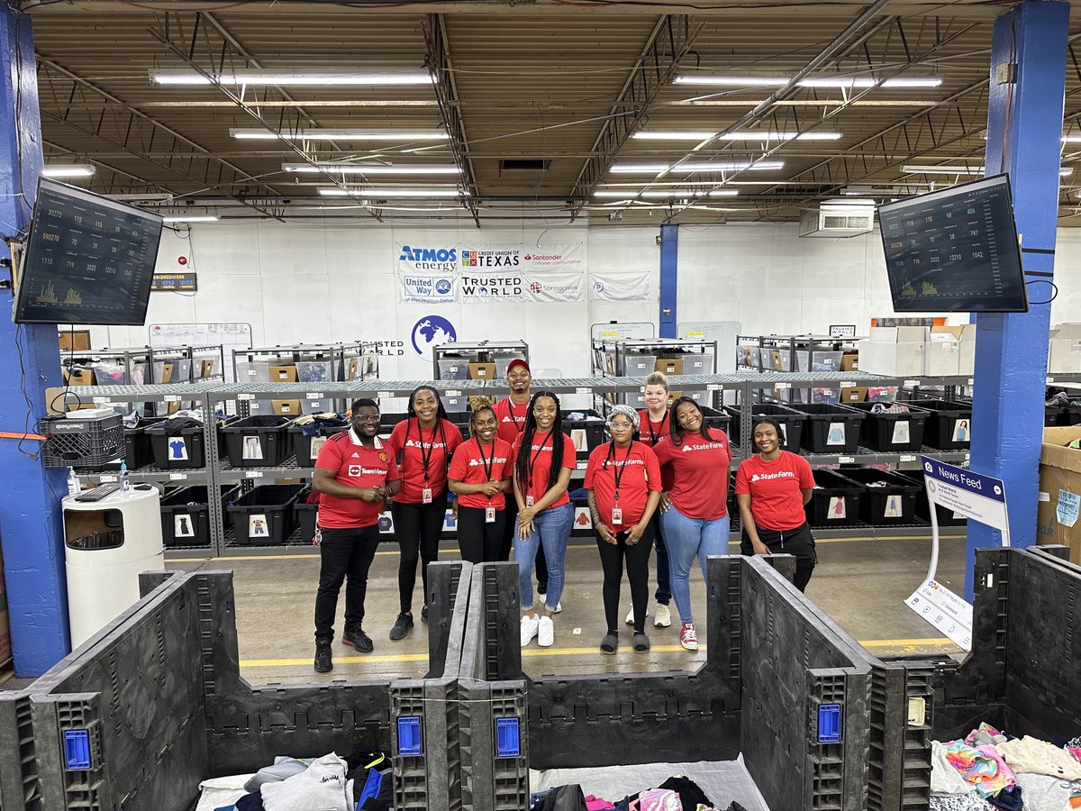 trustedworld's tweet photo. Last week we had some volunteer groups come out! Thank you to @HEB, @StateFarm, and @fumcplano for giving back to your community! #TrustedHelp https://t.co/MSaKfI3Szd