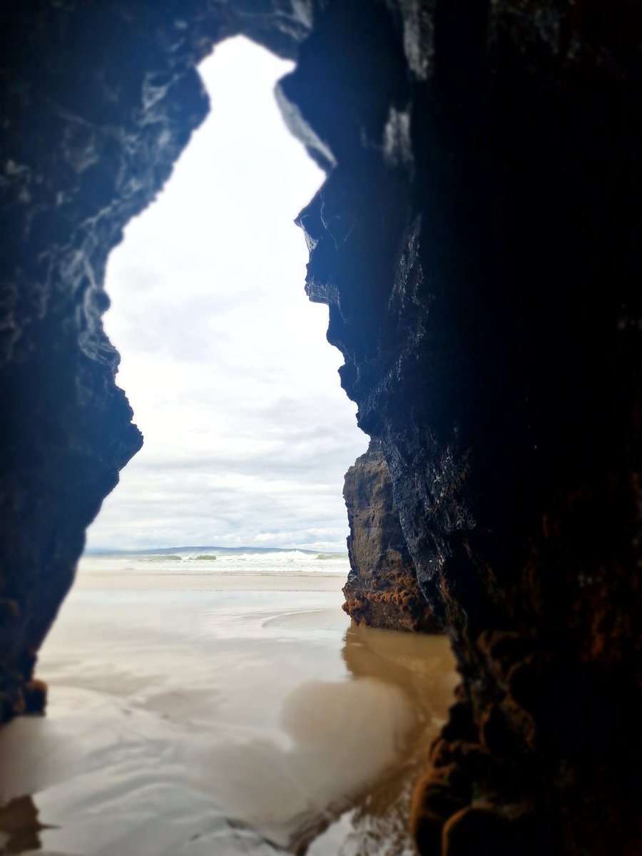 TalesBySusan's tweet image. "Emerging"
#writingexercise 
Sometimes photos are a springboard for the imagination and the unconscious.
Look at the photo, set your timer, and write. 
#writerwarmups #lovewriting