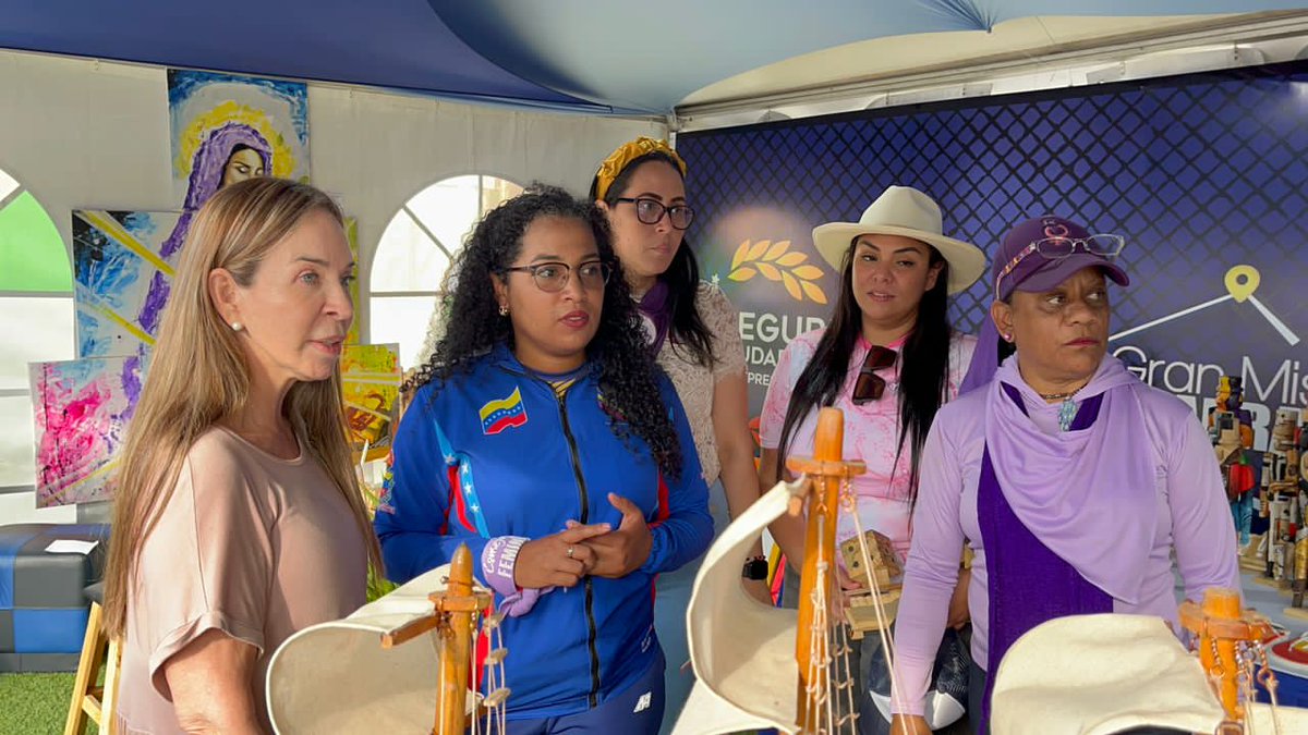 mppsp_vzla's tweet photo. #EnFotos 📸 Ministra @d_guzmanl de @MinMujerVE pudo evidenciar los logros en la atención a las mujeres privadas de libertad.

#ConMaduroMásRevolución https://t.co/m1k3JEfScF