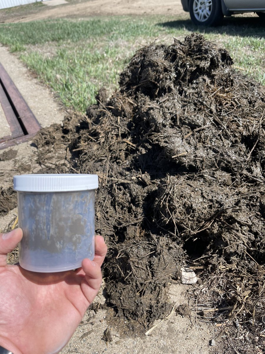 When applying #manure, make sure to take a #sample and send it to a #lab for analysis . This way you know what you are applying to your #field. Let’s keep #agriculture efficient.