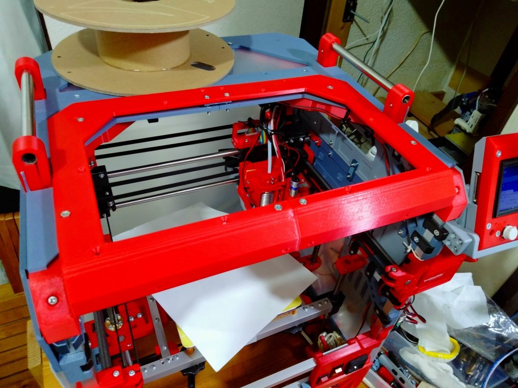 saiki0011's tweet photo. #3dprinter #自作機 #coreXY #Ex_02 建造記録
#3Dプリンタ #3Dプリンター #reprap
上部蓋パーツ磁石で
置き止めするタイプです
大きな出力品は
時間がかかり大変です😓
眠たい時は凡ミスが頻発し
修正したパーツの再スライスを忘れ
修正前部品を無駄に増やしたりと
時間と資材を浪費してます😭 https://t.co/hakMTP0Bft