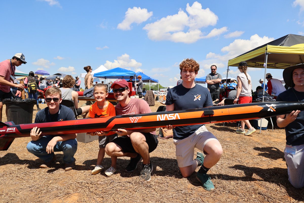 _nasaslvt's tweet photo. Thank you to all the @virginia_tech alumni who came out to support us at NASA Student Launch! Your encouragement and enthusiasm made all the difference. We couldn't have done it without you! #Hokies #VirginiaTech #NASA #StudentLaunch #VTAlumni https://t.co/IFJgYR5Ubg