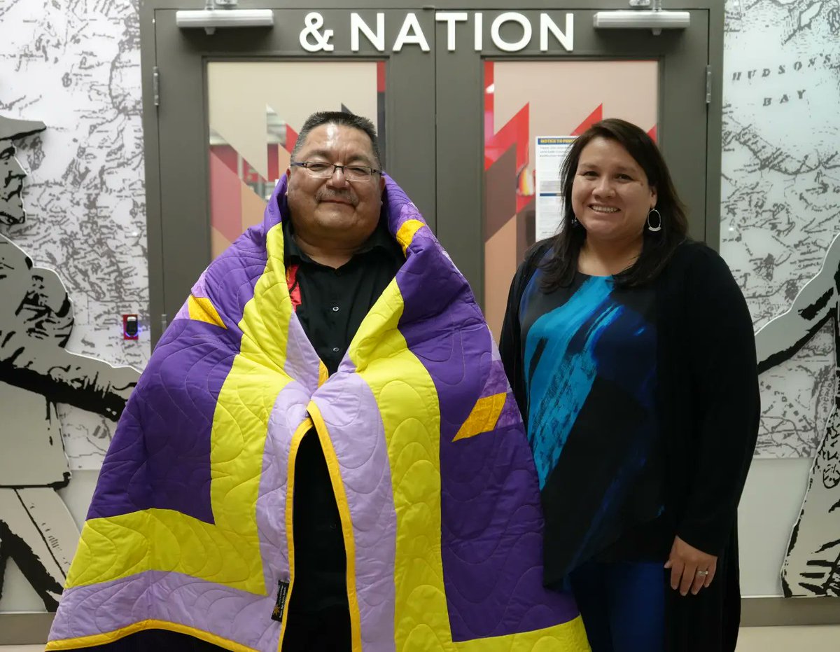 treatyonenation's tweet photo. We pay tribute to former @PeguisBand Chief Glenn Hudson for the past 14 yrs of service and for his commitments to the Governing Council of the #Treaty1 #FirstNations. To honour his commitments, a star blanket was gifted as a token of our appreciation. Miigwech!
#PeguisFirstNation https://t.co/VZM4Hq3vGV