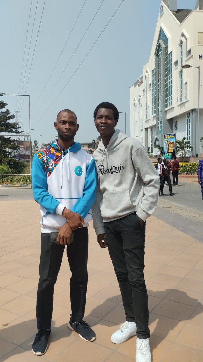 Aphoenix_Crafts's tweet photo. Happy birthday to a phenomenal Aphoenix triber.
God bless your new age @idu_tee https://t.co/gKTi1nR0Ie