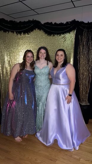 LBtrack_field's tweet photo. Reppin’ the LB Throws Squad at prom. They throw bombs AND they dress up pretty darn nice too. @SJCA_home https://t.co/phNfROpAun