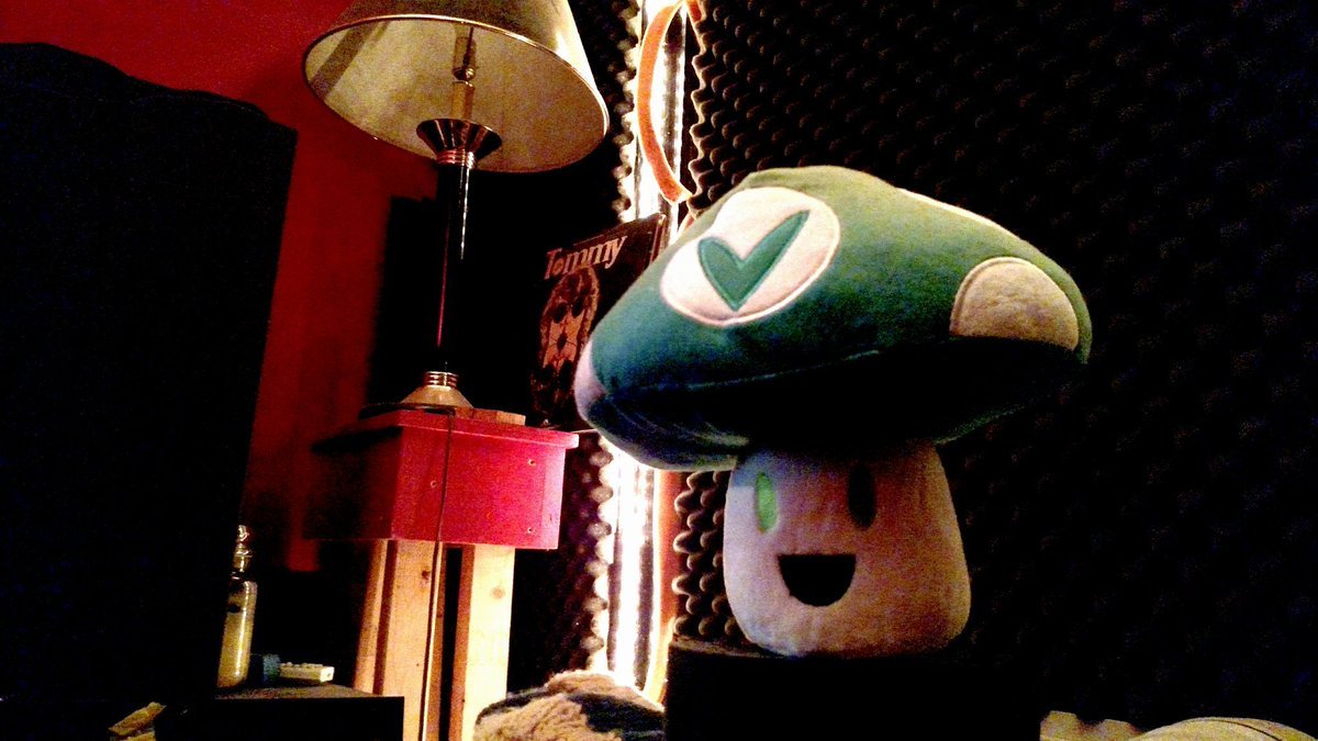 STR4NDED_'s tweet image. welcome!
i'll post every tue + thurs about anything related to the band red vox, whether that'd be an image or just general trivia. any suggestions for the acc is greatly encouraged/appreciated - 🎸(admin)