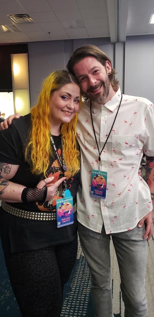 PalmTopLiger's tweet photo. Yes. I keep having to pinch myself. It was alllllll real. Electric. Magical. Kismet. @MichaelOakleySW #NEONretrofest #legendsborn #legendsmade #synthwaveonthebrain #musicmindsthinkalike https://t.co/ves3JM8ELt