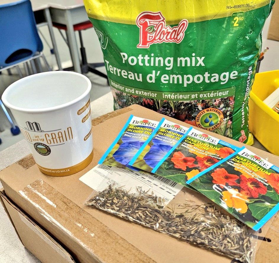 JRiversoCorreia's tweet photo. Don't forget to wear GREEN tomorrow 4 our #PlantASeedDay with Mrs. Riverso-Correia @AngelaMericiDP peeps ~ that's ME !!!
I'm all READY to plant with one member from each classroom following last recess 🌱 #EarthSpiritWeek #WeAreStewardsOfMotherEarth #EarthDayIsEveryday 🌱🌎❤️ https://t.co/6eme4ELxr9