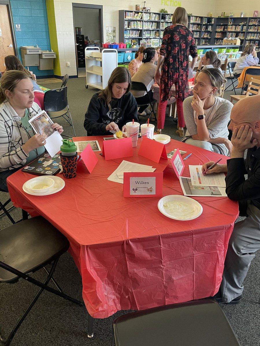 laurissajones's tweet photo. Amazing celebration and reflection between @WOHETIGERS and Willard South this afternoon! Sharing our Impact Team journey after cross-building evidence walks! @willardschools @ForakerT @MrsSchrage @sdublin1 @TheSocialCore @keveland2 @KristinAusmus https://t.co/2JZ5oMt2QS