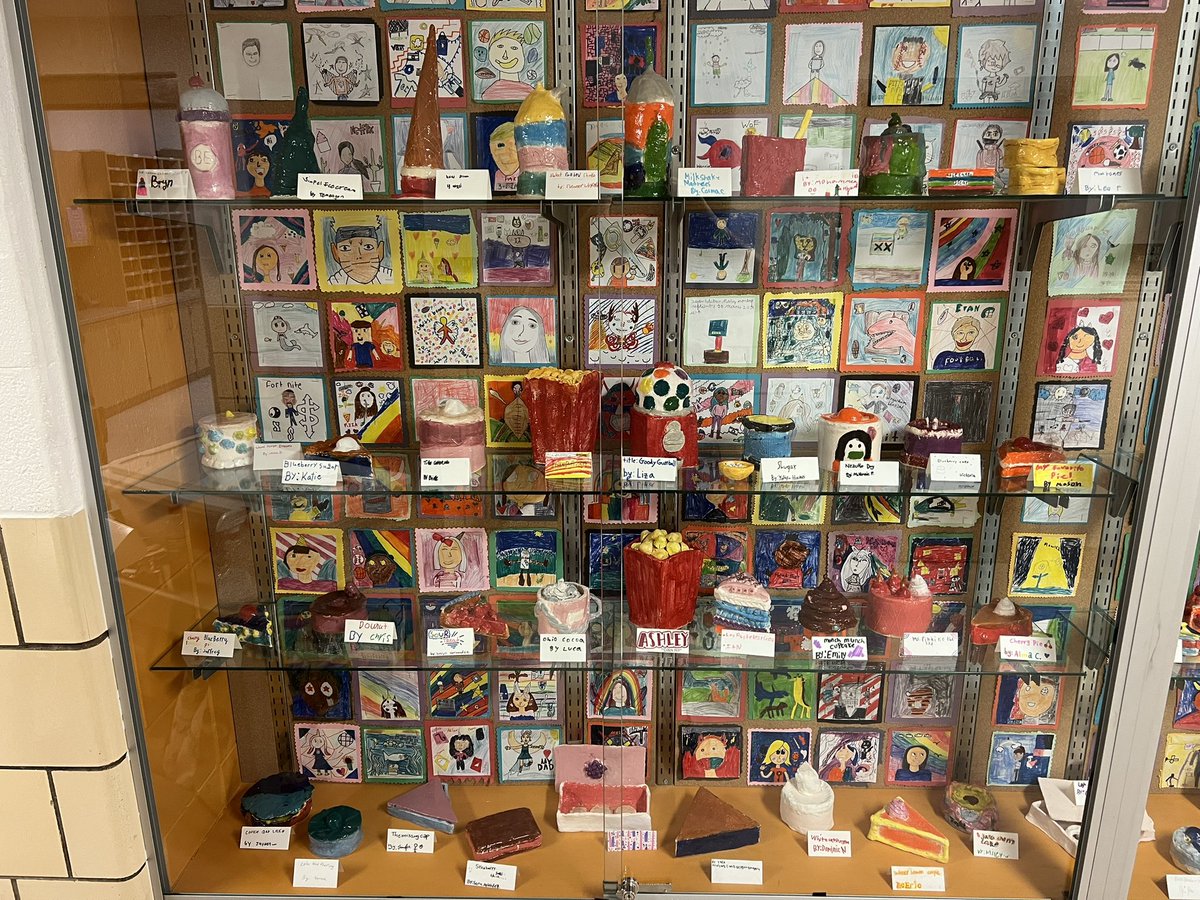 5th grade Sweet Treats are on display and gorgeous! Students slab-constructed geometric forms and then added pinchpots, coils, and texture to add details and pizazz! 😍@AbingdonElem <a href="/AbingdonGIFT/">Abingdon APS</a> <a href="/APSArts/">APS Arts Education</a> <a href="/Abingdon5th/">Abingdon 5th Grade</a>