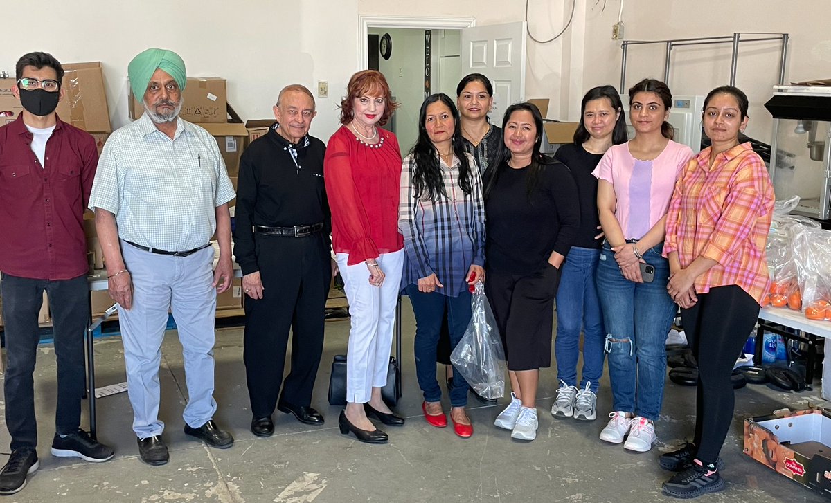 Thank you @AshaSethSenator for visiting team #FuelingHealthyMids your presence is much appreciated. Big shoutout to volunteers for helping pack #HealthyBreakFast meals for kids in need. Thank you @SaiDhamCanada for unconditional support & for helping to bring smiles to many faces