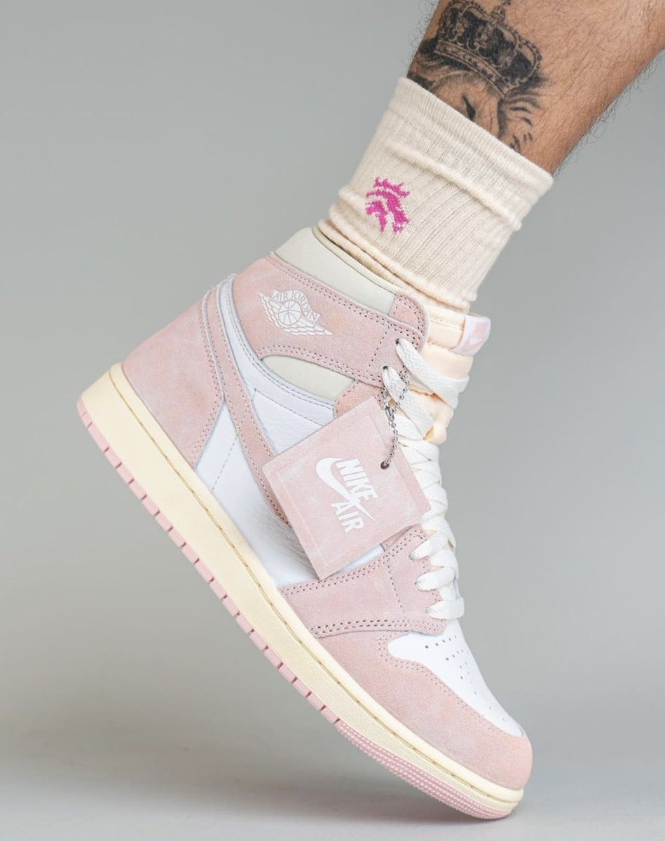 aj1s pink