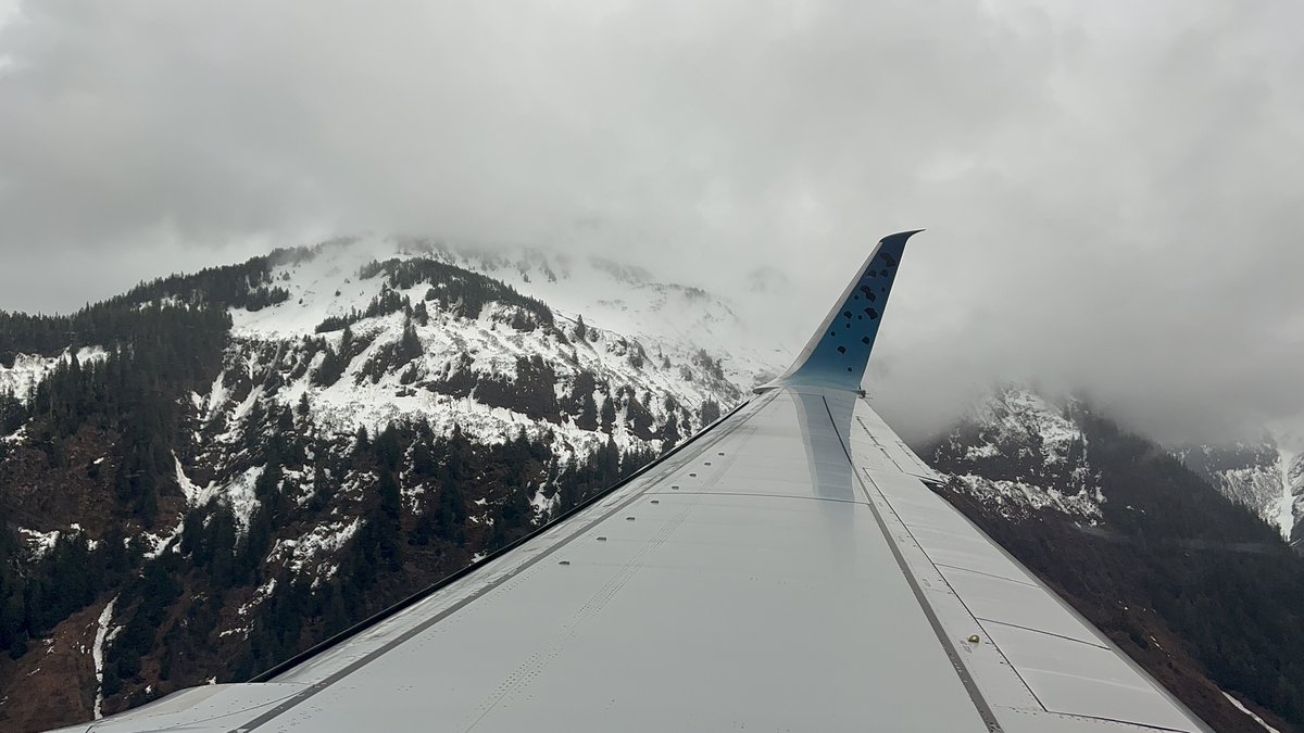 BDFphotography's tweet photo. The second to last leg on @AlaskaAir #AS65 goes from #Petersburg #Alaska to #Juneau and is a brief 35 minute hop. #SalmonSendoff #SalmonThirtySalmon https://t.co/ivSrwRhvK7