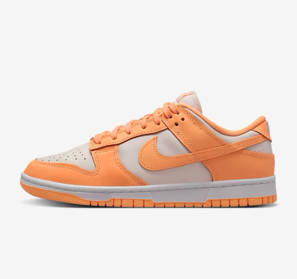 SNKR_TWITR tweet media